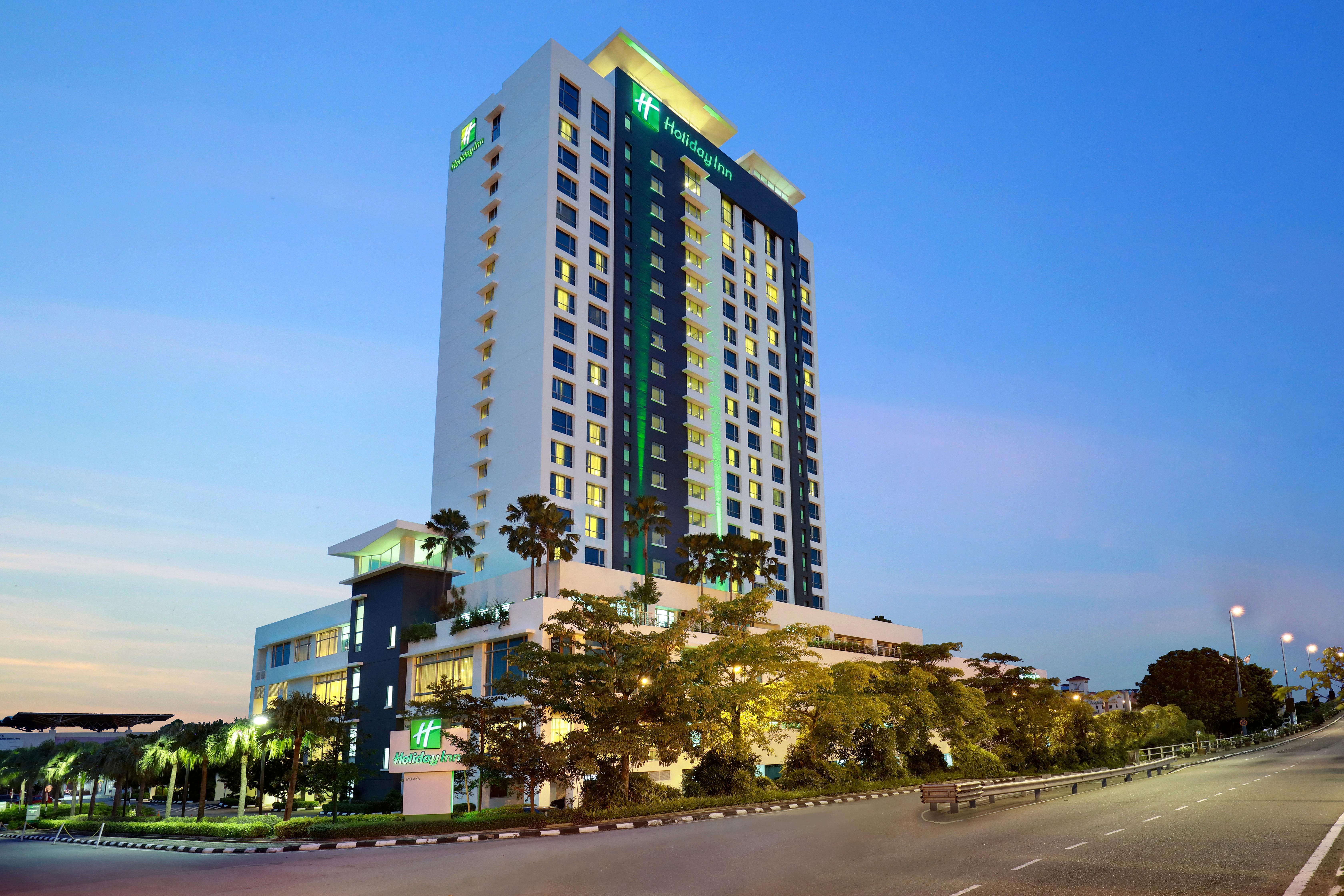 Holiday Inn Melaka By Ihg Экстерьер фото Holiday Inn Express Bangkok