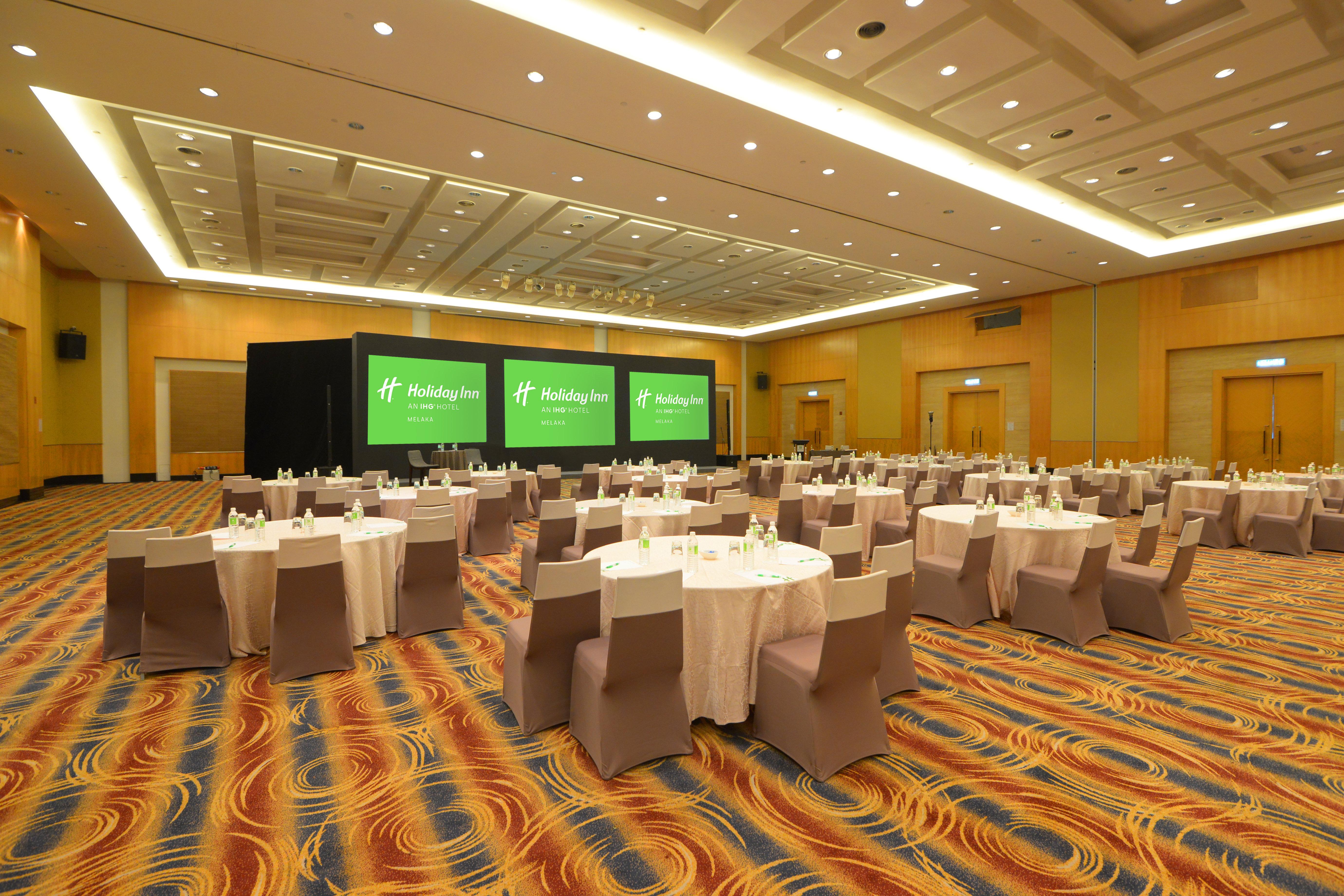 Holiday Inn Melaka By Ihg Экстерьер фото The ballroom