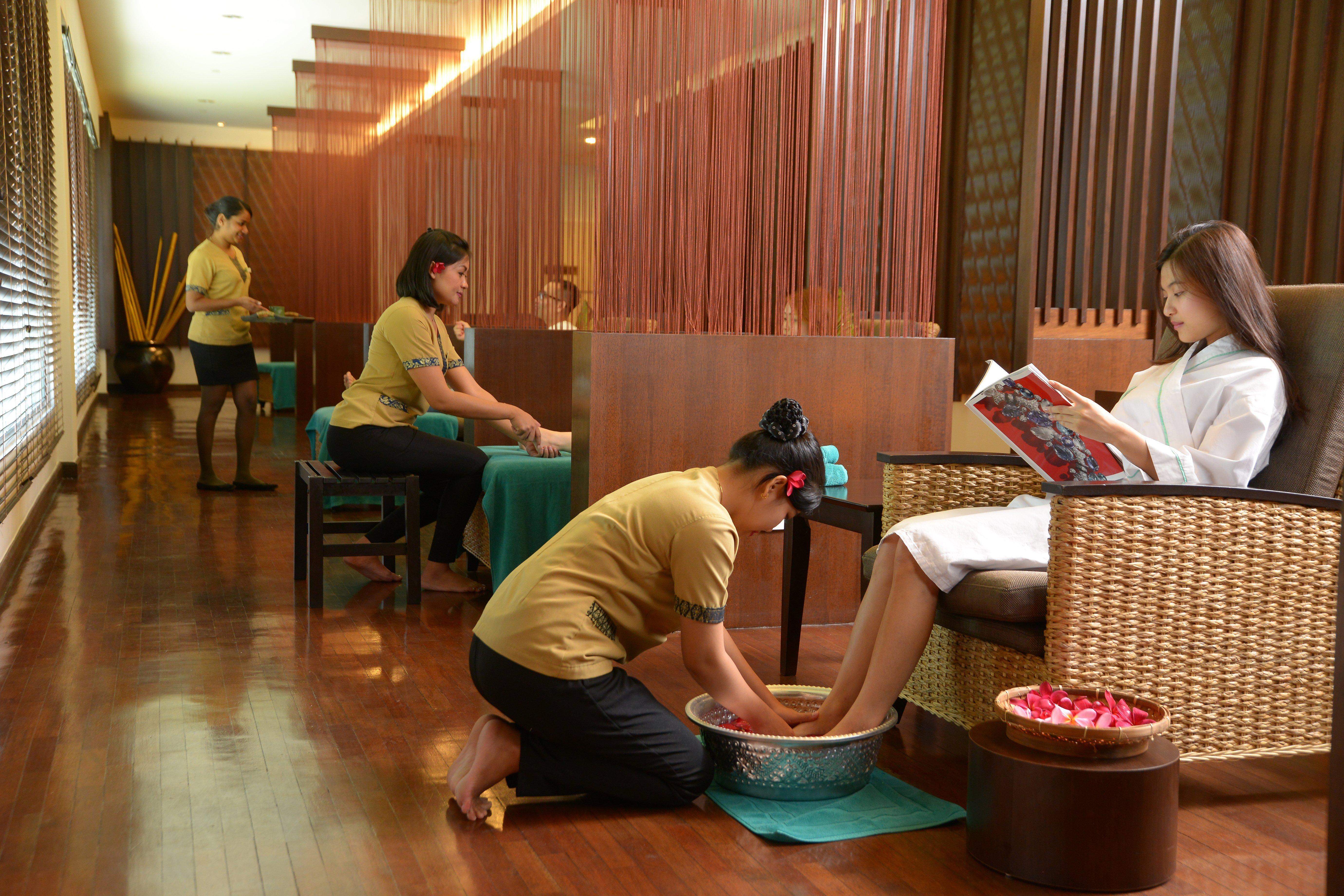 Holiday Inn Melaka By Ihg Экстерьер фото Thai foot massage