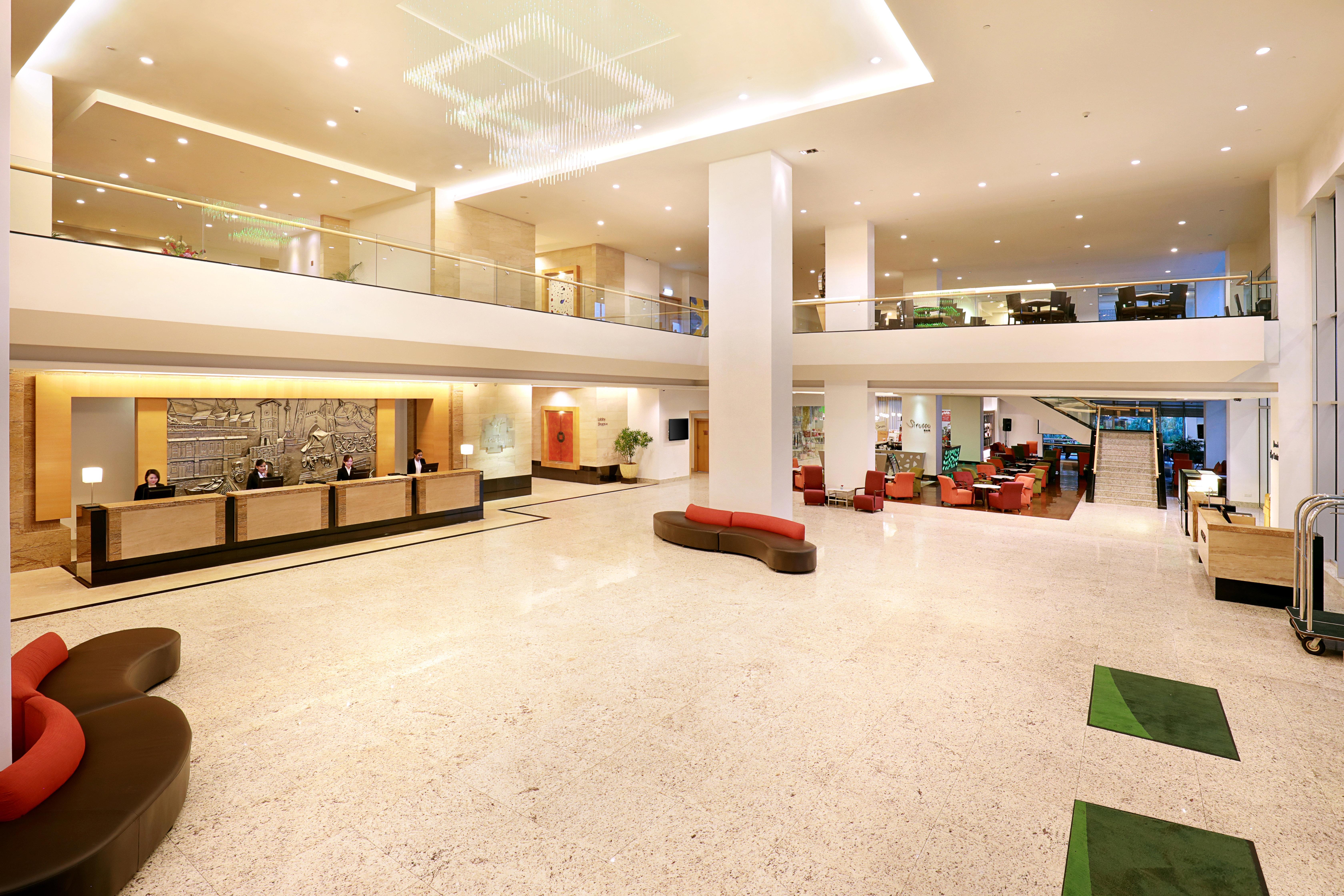 Holiday Inn Melaka By Ihg Экстерьер фото Lobby