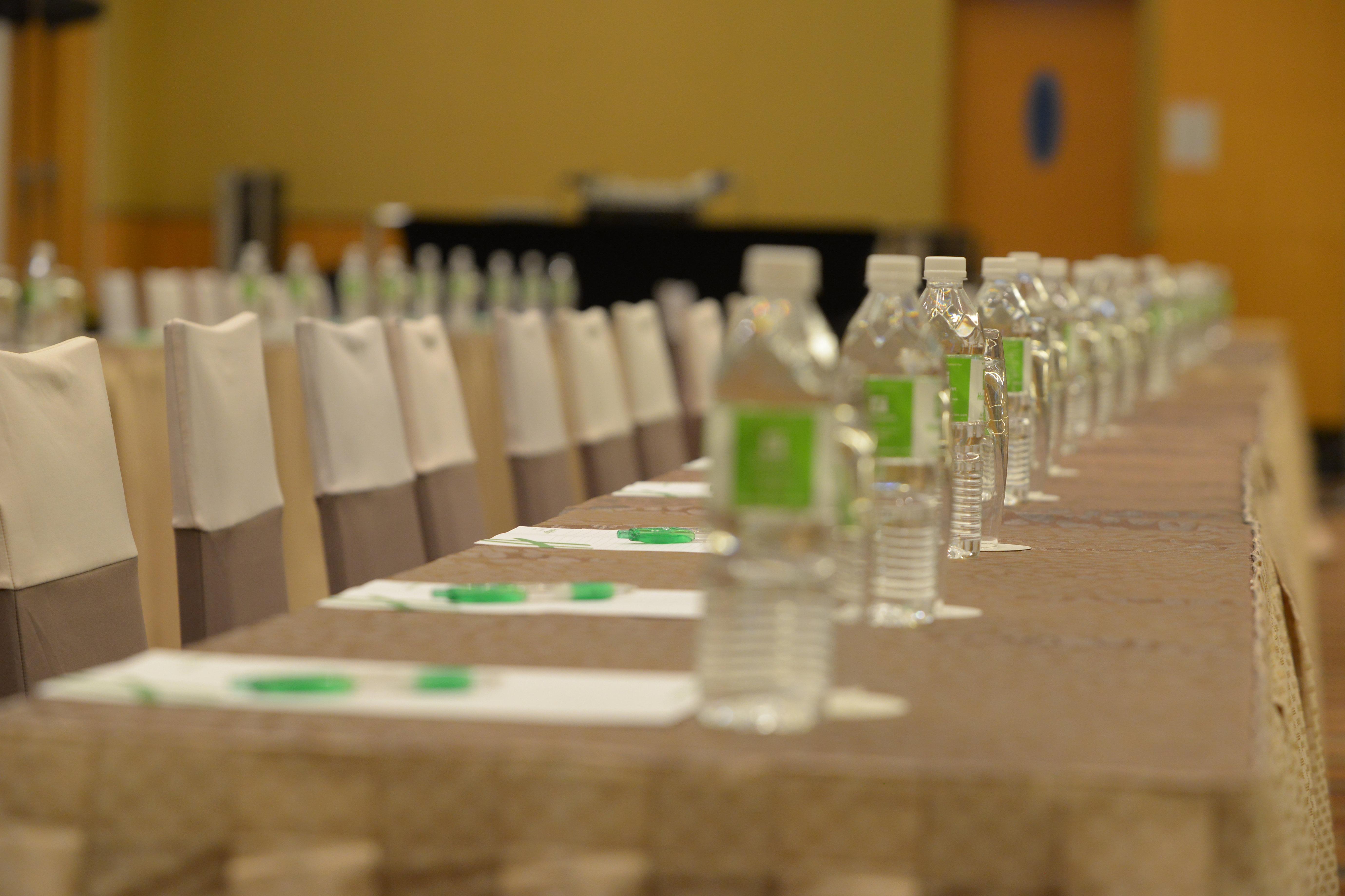 Holiday Inn Melaka By Ihg Экстерьер фото A conference room